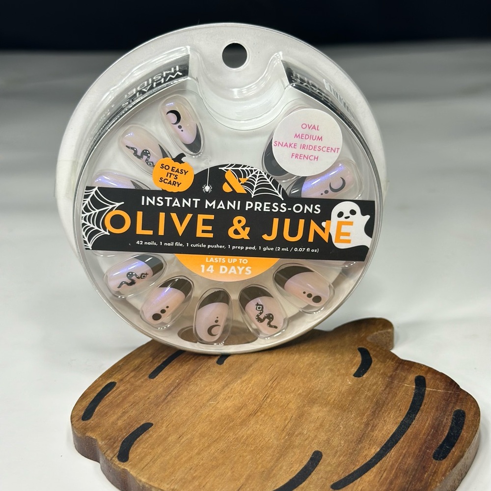 Olive & June Halloween Medium Oval Press-On Nails, Snake Iridescent- 42 Pieces